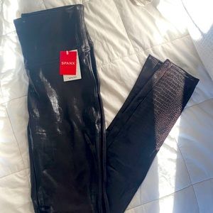 Never before worn spanx Faux leather croc leggings